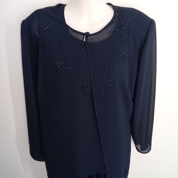 3 piece suit in navy blue with blue beaded detailing - Picture 4 of 7